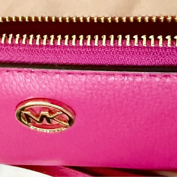 Michael Kors Jet Set Travel Wristlet Wallet Hot Pink Leather Phone Clutch - Picture 10 of 13